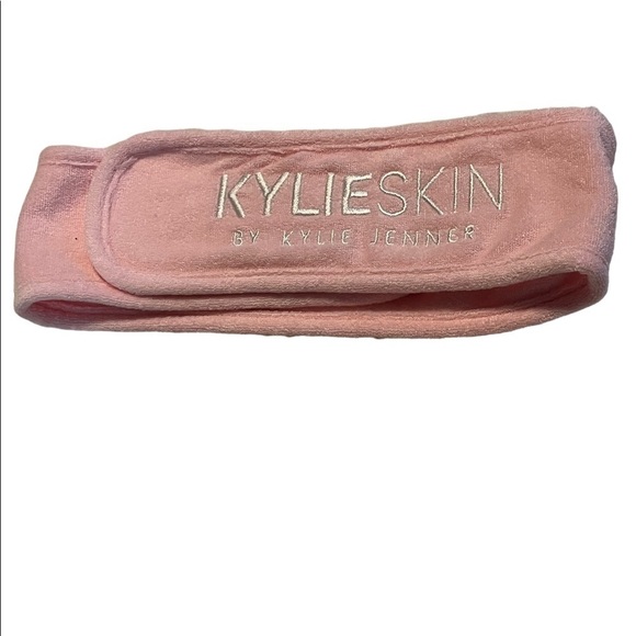 NWT Kylieskin By Kylie Jenner Eye Coverings Sleepwear - Picture 1 of 5